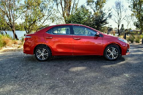 Corolla Sedan Side view Corolla Sedan Side view