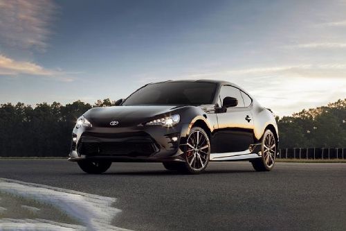 86 Medium Angle Front View 86 Medium Angle Front View