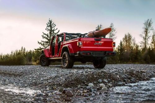 Rear Medium View of Jeep Gladiator