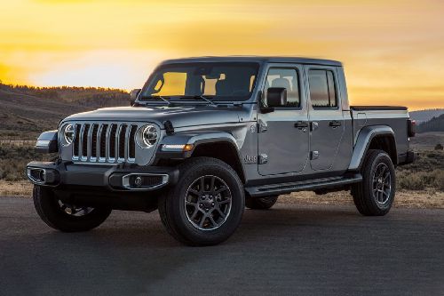 Gladiator Tilted Front View