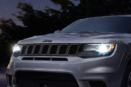 Grand Cherokee Grille View Grand Cherokee Grille View