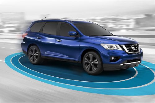 Nissan Pathfinder Front Medium View Nissan Pathfinder Front Medium View