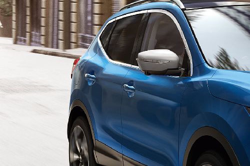 Nissan Qashqai Drivers Side Mirror Front Angle