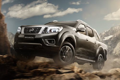 Navara Front deep low Angle View Navara Front deep low Angle View