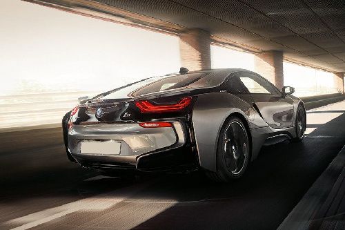 i8 Rear angle view i8 Rear angle view
