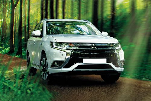 Outlander PHEV Front angle low view Outlander PHEV Front angle low view