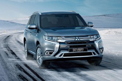 Mitsubishi Outlander PHEV Front Medium View Mitsubishi Outlander PHEV Front Medium View