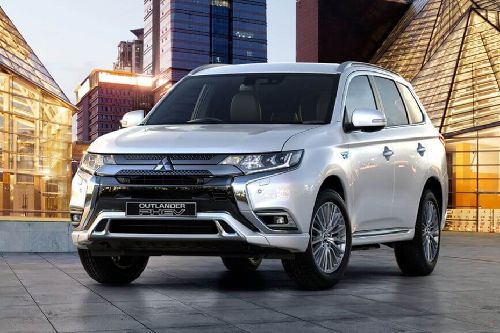 Mitsubishi Outlander PHEV Front Side View Mitsubishi Outlander PHEV Front Side View