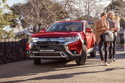 Mitsubishi Outlander Front Side View Mitsubishi Outlander Front Side View