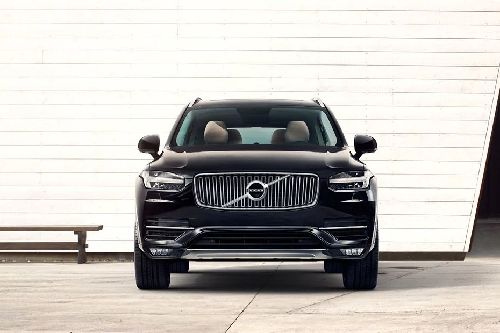 Full Front View of XC90 Full Front View of XC90