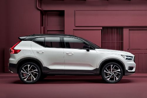 XC40 Medium Angle Front View