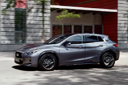 Infiniti Q30 Front Side View