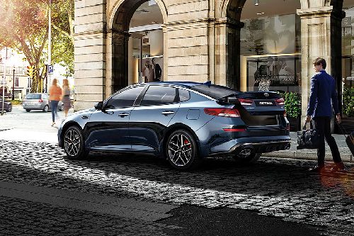 Trunk Open Closer View of Optima Trunk Open Closer View of Optima