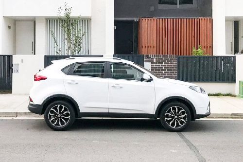 MG GS Drivers Sideview