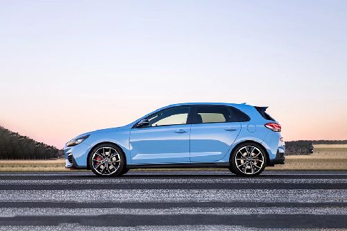 i30 N Hatchback Side view i30 N Hatchback Side view