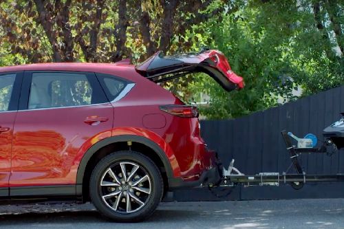 Trunk Open Closer View of CX-5 Trunk Open Closer View of CX-5