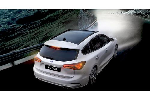 Focus Rear angle view Focus Rear angle view