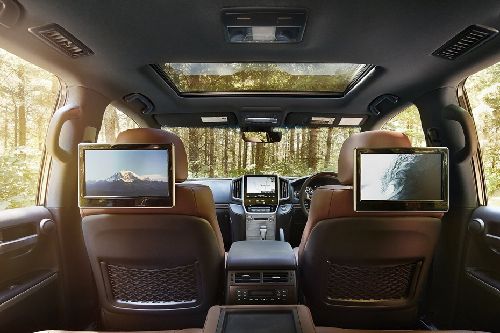 Rear Seat Entertainment of Toyota Land Cruiser 200 Rear Seat Entertainment of Toyota Land Cruiser 200