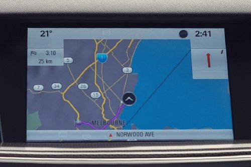Commodore Sportwagon gps navigator Commodore Sportwagon gps navigator