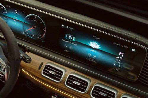 GLE SUV touch screen