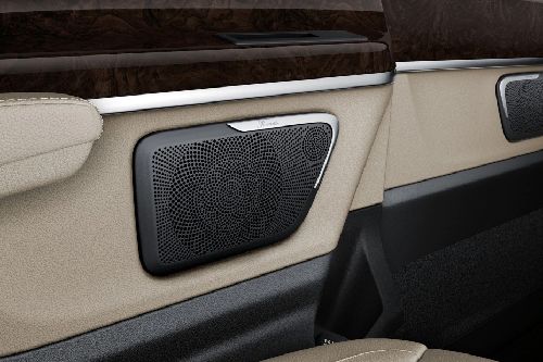 Speakers View of Mercedes Benz V-Class