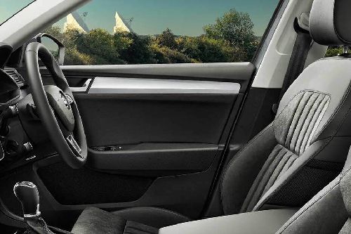 Skoda Superb Sedan Passengers View Skoda Superb Sedan Passengers View