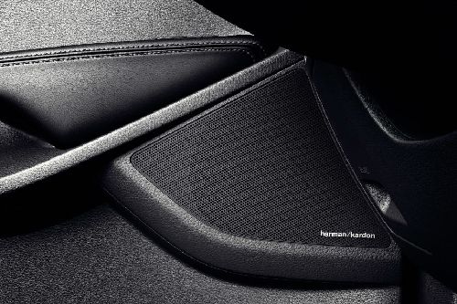 Speakers View of Kia Sorento Speakers View of Kia Sorento